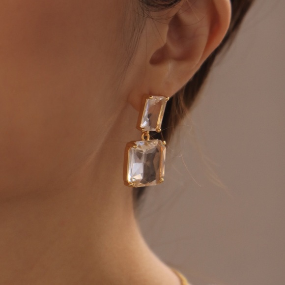 NEW Gold Plated Clear Square Earrings - Picture 4 of 5
